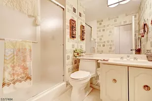 2 Claridge Dr 2Hw, Verona Twp., NJ 07044 - Photo 17