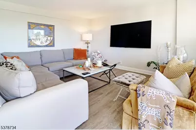 2 Claridge Dr. 3Iw, Verona Twp., NJ 07044 - Photo 7