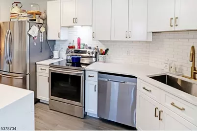 2 Claridge Dr. 3Iw, Verona Twp., NJ 07044 - Photo 3