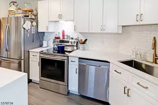 2 Claridge Dr 3Iw, Verona Twp., NJ 07044 - Photo 3