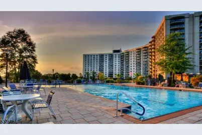 2 Claridge Dr. 3Iw, Verona Twp., NJ 07044 - Photo 1