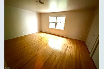 146 Garside Ave, Wayne Twp., NJ 07470 - Photo 23