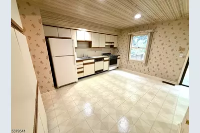 146 Garside Ave, Wayne Twp., NJ 07470 - Photo 3