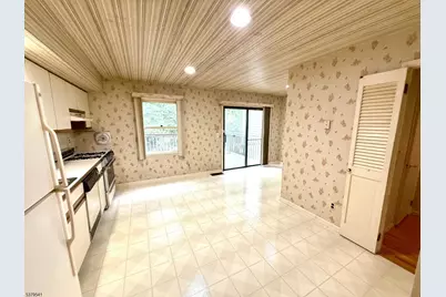 146 Garside Ave, Wayne Twp., NJ 07470 - Photo 5