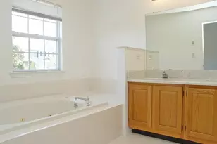 27 Cummington Ln, Raritan Township, NJ 08822 - Photo 13