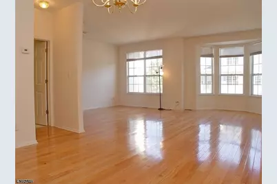 27 Cummington Ln, Raritan Township, NJ 08822 - Photo 3