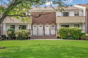 814 Victoria Ct, Hillsborough Township, NJ 08844 - Photo 1