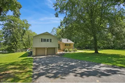 27 Fawn Dr, Raritan Township, NJ 08822 - Photo 1