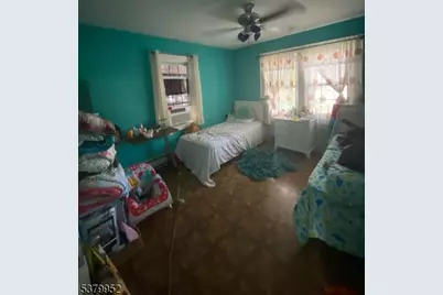 318 Halsey St, Plainfield, NJ 07063 - Photo 3