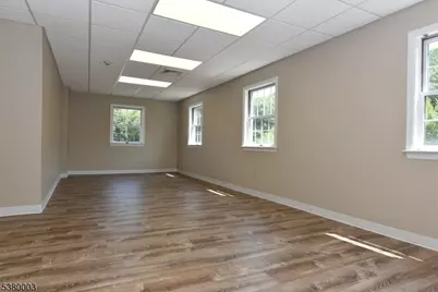 555 Goffle Rd, Ridgewood, NJ 07450 - Photo 5