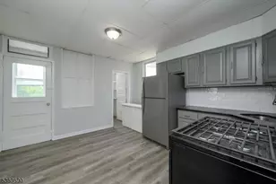 23 Komorn St Unit, Newark, NJ 07105 - Photo 9