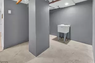 32 Dodd St, East Orange, NJ 07017 - Photo 15