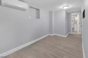 32 Dodd St, East Orange, NJ 07017 - Photo 5