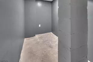 32 Dodd St, East Orange, NJ 07017 - Photo 13