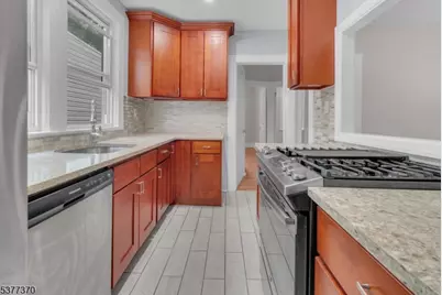 32 Dodd St, East Orange, NJ 07017 - Photo 7