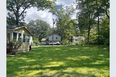 38 E Shawnee Trl, Jefferson Township, NJ 07885 - Photo 43