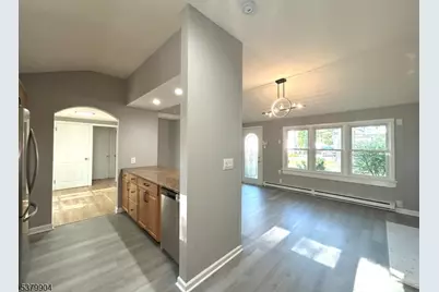 38 E Shawnee Trl, Jefferson Township, NJ 07885 - Photo 5