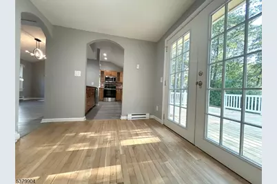 38 E Shawnee Trl, Jefferson Township, NJ 07885 - Photo 19