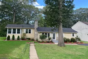 38 E Shawnee Trail, Jefferson Township, NJ 07885 - Photo 3