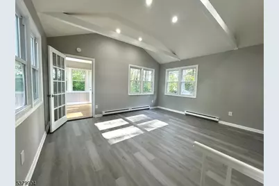 38 E Shawnee Trl, Jefferson Township, NJ 07885 - Photo 13