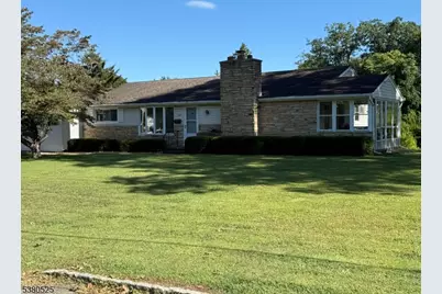 719 Pahaquarry St, Belvidere, NJ 07823 - Photo 1