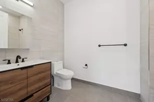 289 Halsey St, Newark, NJ 07102 - Photo 15