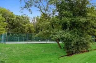 166 Hidden Hollow Ct, Edison Twp., NJ 08820 - Photo 31