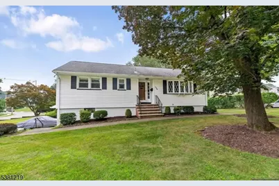 120 Knolls Rd, Bloomingdale, NJ 07403 - Photo 1