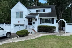 25 Oakbrook Pl, Franklin Township, NJ 08873 - Photo 1