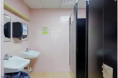 110 S Grove St, East Orange, NJ 07018 - Photo 23