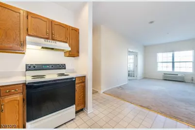 2 Richmond Road  Unit #210, West Milford, NJ 07480 - Photo 9