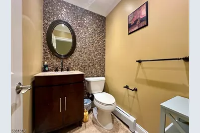 38 Totowa Rd, Wayne Twp., NJ 07470 - Photo 7