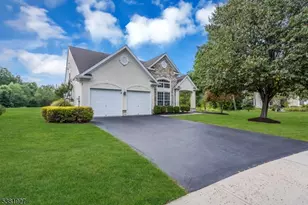 21 Buckingham Dr, Hopewell Township, NJ 08534 - Photo 1