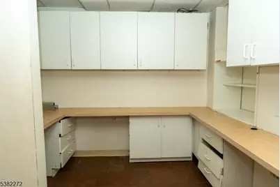 15-01 Broadway, Fair Lawn, NJ 07410 - Photo 5