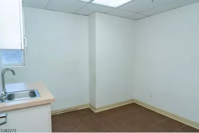 15-01 Broadway, Fair Lawn, NJ 07410 - Photo 7