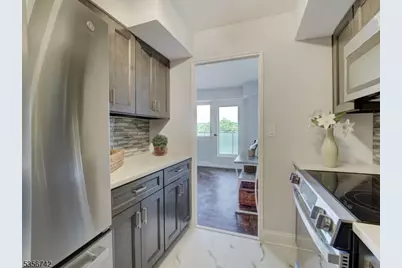 377 S Harrison St #8I, East Orange, NJ 07018 - Photo 5