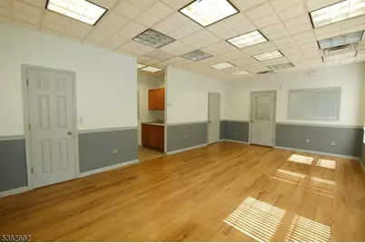 30 W Price St, Linden, NJ 07036 - Photo 7