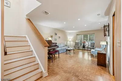 29 Ponds Cir, Wayne Twp., NJ 07470 - Photo 9