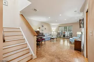 29 Ponds Cir, Wayne Twp., NJ 07470 - Photo 9