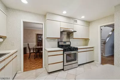 29 Ponds Cir, Wayne Twp., NJ 07470 - Photo 21