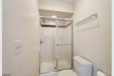 29 Ponds Cir, Wayne Twp., NJ 07470 - Photo 31