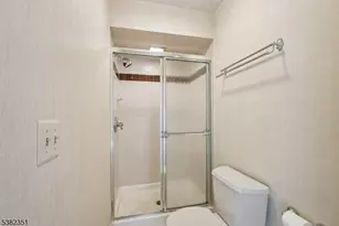 29 Ponds Cir, Wayne Twp., NJ 07470 - Photo 31