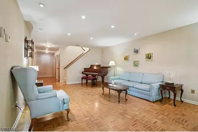 29 Ponds Cir, Wayne Twp., NJ 07470 - Photo 11