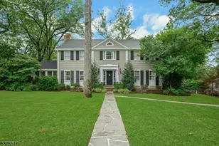 29 Druid Hill Rd, Summit, NJ 07901 - Photo 1