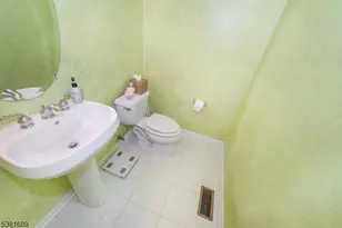 6 Congressional Ln, Totowa, NJ 07512 - Photo 25