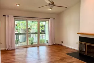 21 Crabapple Ln, Franklin Township, NJ 08823 - Photo 5