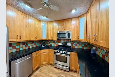 21 Crabapple Ln, Franklin Township, NJ 08823 - Photo 1