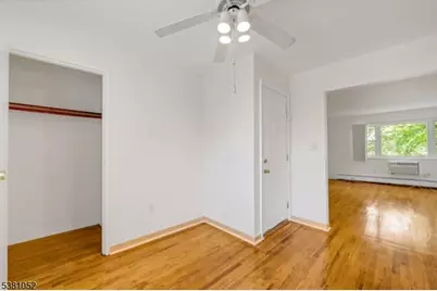 1285B Valley Rd, Wayne, NJ 07470 - Photo 9