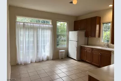 99 Saratoga Ct, Franklin Township, NJ 08873 - Photo 7