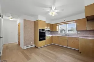 26 Pilgrim Ct, Bloomfield, NJ 07003 - Photo 5